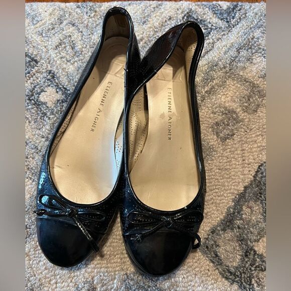 Etienne Aigner black laser cut patent leather ballet flats size 6 - Picture 1 of 8